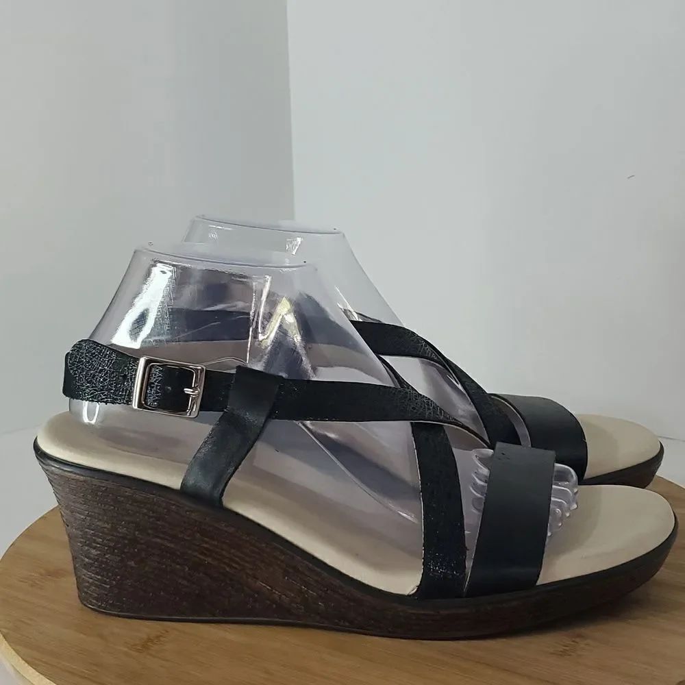 SAS Delight Cross Strap Wedge Sandal in Black Comfort Shoe 9.5W